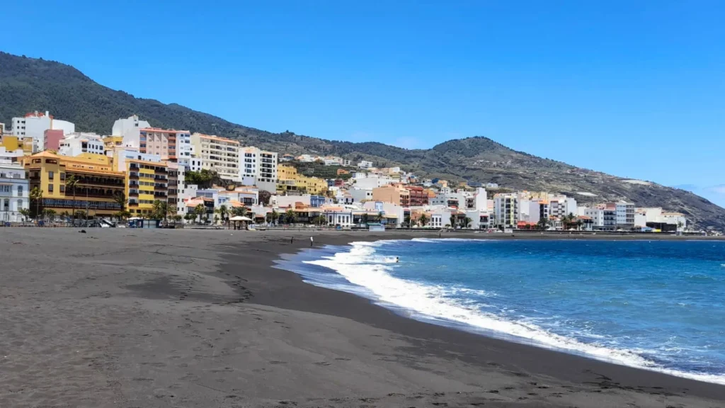 schwarz strand santa cruz de la palma im alten stadt