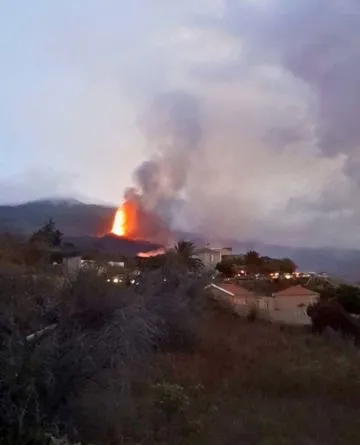 Erste Tage des Vulkanausbruchs auf La Palma