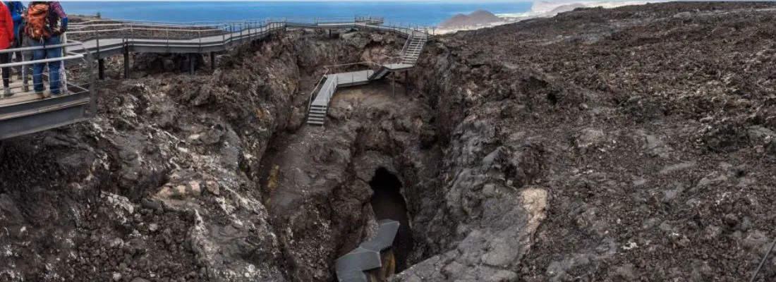 Eingang zur Vulkanröhre von La Palma insel