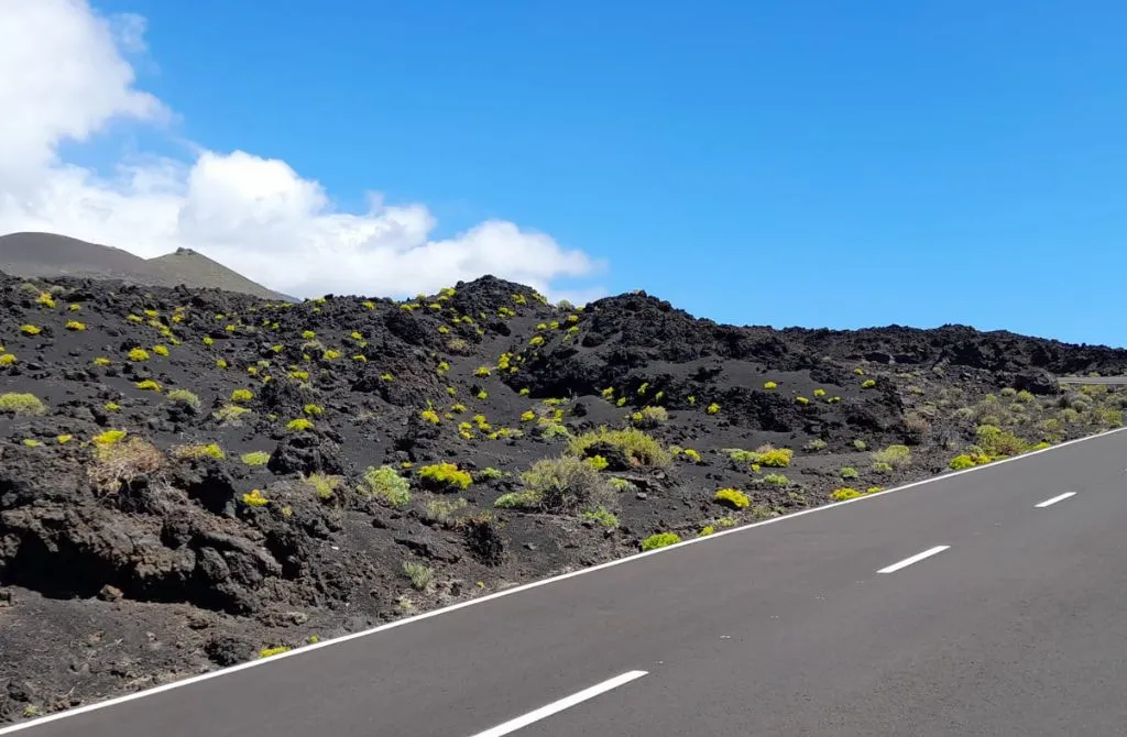 road to go to the lighthouse and salt flats in lapalma