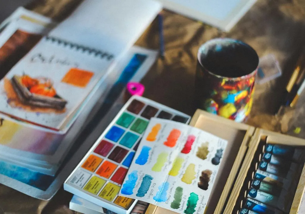 colors to paint art