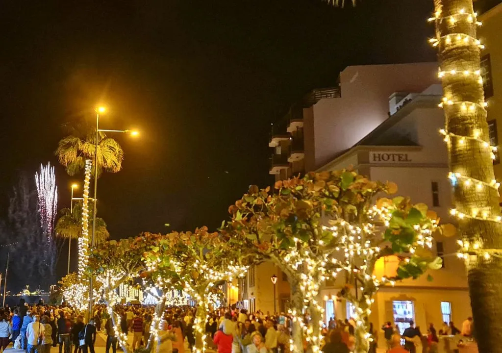 maritim street in christmas time