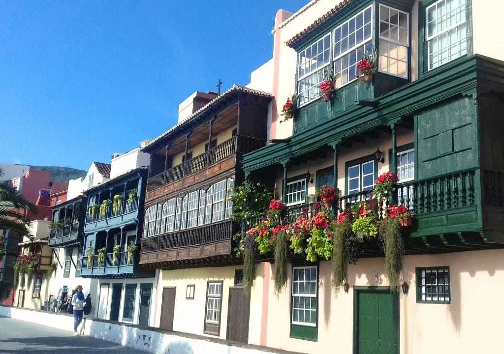 balcons typiques de santa cruz de la palma