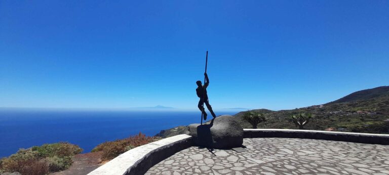 salto del inamorato en mirador san bartolo la galga