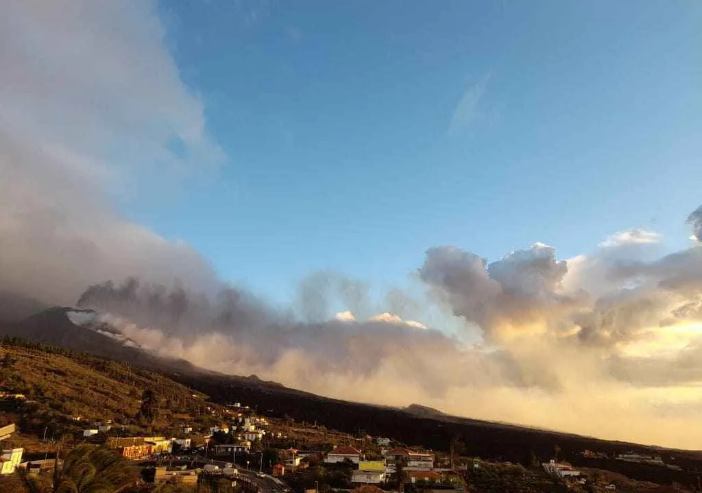 volcan tajogaite en erupcion en la palma