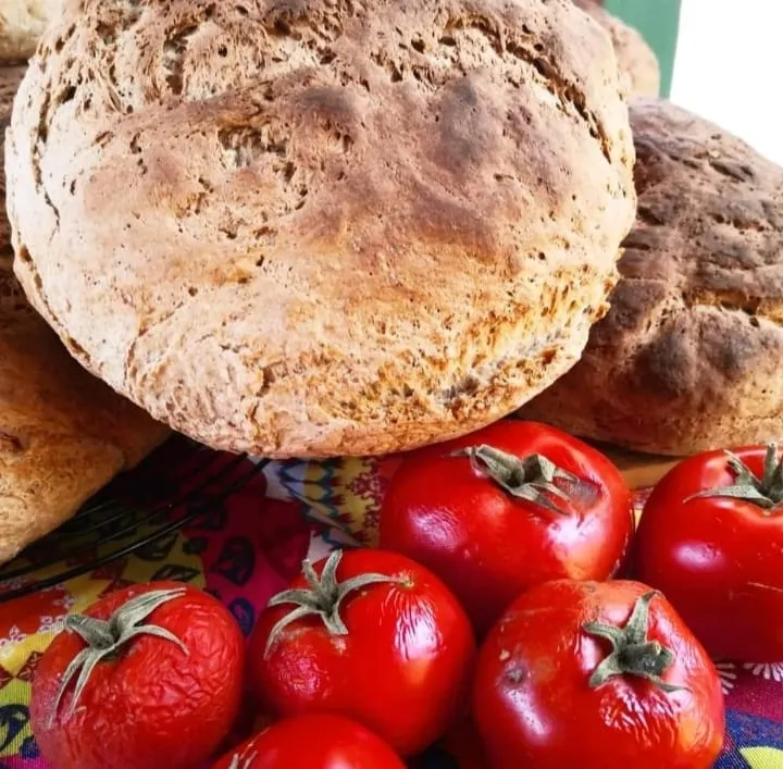 focaccia con tomates